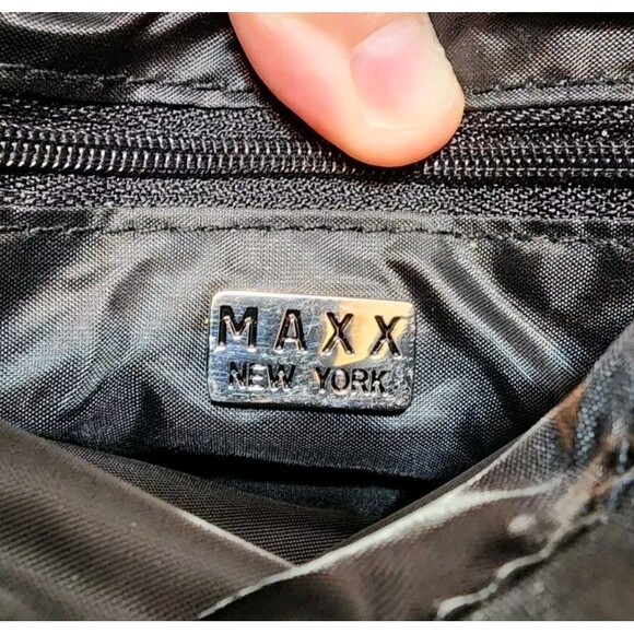 MAXX NEW YORK WOMENS BLACK MINI FOLD OVER CLUTCH BAG LINED FANNY POUCH TRAVEL - Picture 10 of 15